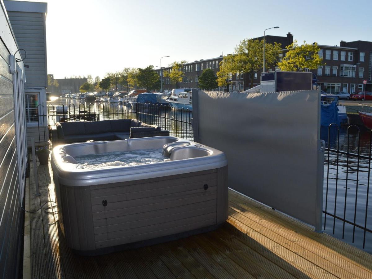 מלון האג Beautiful Houseboat With Terrace Jacuzzi מראה חיצוני תמונה