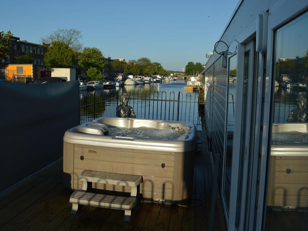 מלון האג Beautiful Houseboat With Terrace Jacuzzi מראה חיצוני תמונה